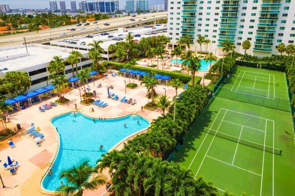 Beautiful Holiday Apartment In Ocean Recerve Near Beach Sunny Isles Beach Exterior foto